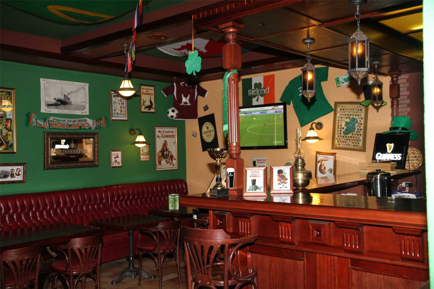 Малый Ирландский паб «Гиннесс Паб»/ The Smallest "Guinness Pub", Казань, Татарстан, Россия, Европа