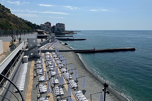 Для жителей Сочи пляжи отеля и санаториев стали недоступны