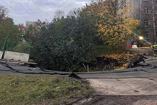 Эвакуированных после провала грунта в Петербурге переселяют в гостиницы