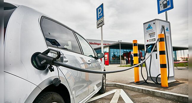 Электромобили оказались выгоднее бензиновых авто