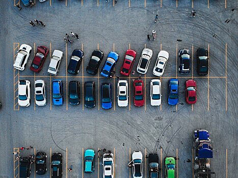 Россияне стали активно покупать автомобили за границей