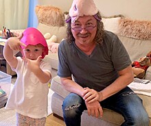 Игорь Николаев показал, как его четырехлетняя дочь сочиняет «мюзикл» перед сном
