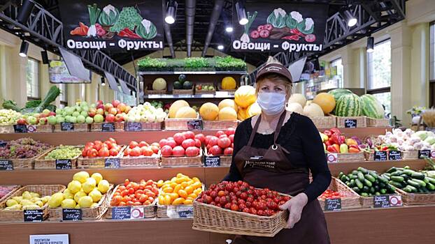 Огурцы дешевеют, томаты зреют: обилие отечественной продукции позволяет снижать стоимость товаров