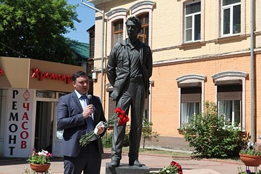 В Иркутске почтили память первого губернатора Иркутской области Юрия Ножикова