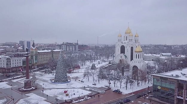 Кропоткин рассказал, почему на площади Победы в Калининграде трескается плитка
