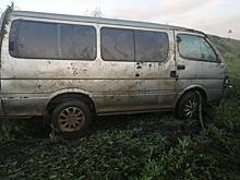 Пьяный водитель микроавтобуса без прав слетел с трассы в Забайкалье