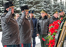 В Москве почтили память Главных Маршалов артиллерии
