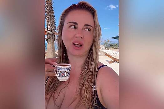 Анна Семенович опубликовала видео в купальнике на отдыхе