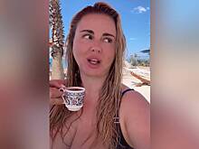 Анна Семенович опубликовала видео в купальнике на отдыхе