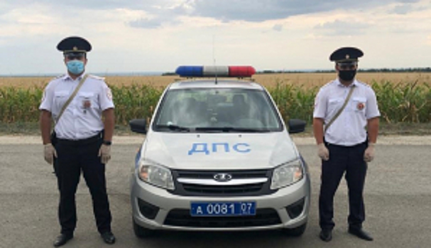 Автоинспекторы Кабардино-Балкарии оказали помощь автомобилисту, оказавшемуся в сложной ситуации