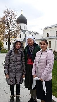 Школьники из Кузьминок посетили Марфо-Мариинскую обитель
