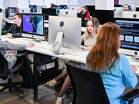 Эксперт Бадалов: в России не приживется тенденция на замену сотрудников ИИ