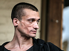 Суд отказался менять художнику П.Павленскому наказание за поджог двери ФСБ
