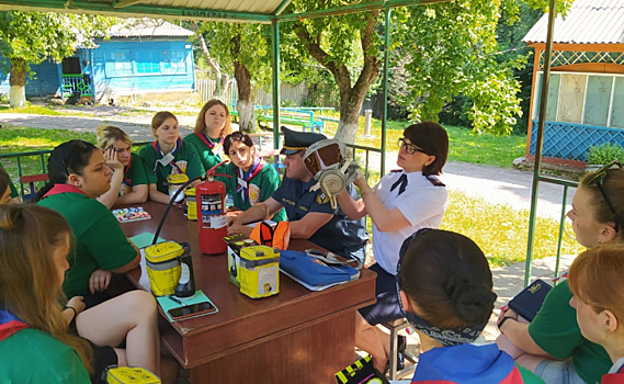 В Курской области спасатели провели 40 занятий с отдыхающими в лагерях детьми