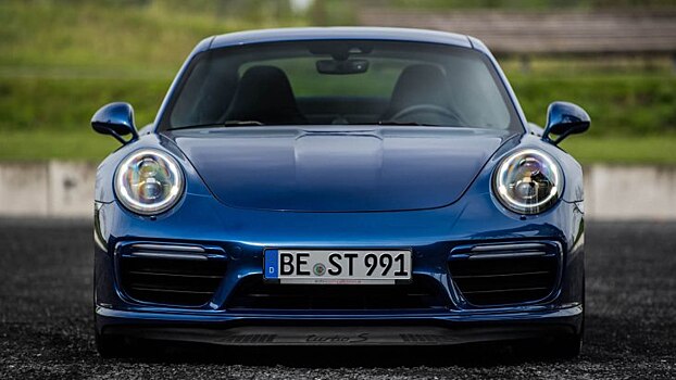 «Синяя стрела»: купе Porsche 911 разогнали до 344 километров в час