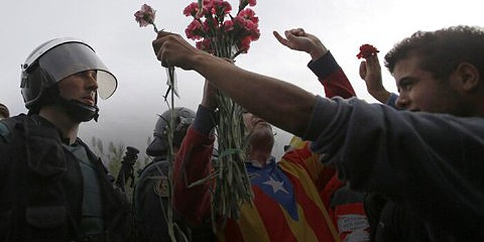 Ассанж заявил об изъятии в Каталонии около 700 тысяч бюллетеней