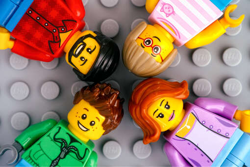 В Петербурге мужчина угрожал продавцам игрушечным пистолетом и воровал Lego