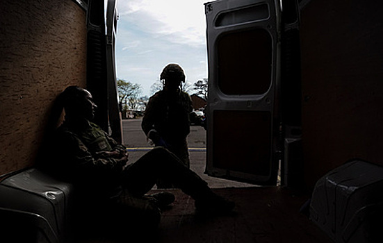 "Страна": одесситы разбили окна автобуса ТЦК, спасая насильно мобилизованных