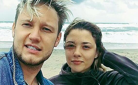 Умерла 34-летняя жена солиста группы «Челси»