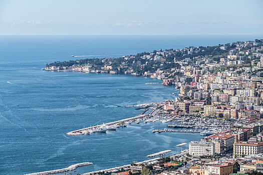 Суперъяхты миллиардеров больше не могут причаливать в порт Неаполя
