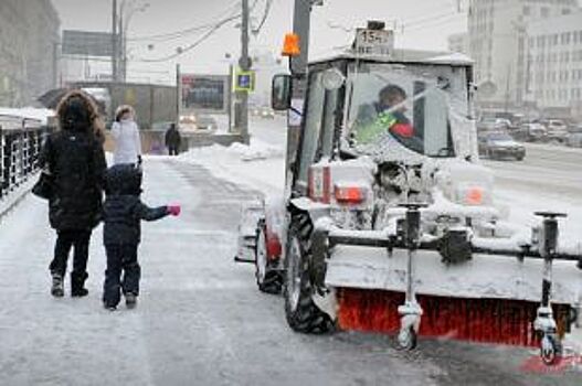 Власти Барнаула закупят «малую» технику для очистки тротуаров от снега