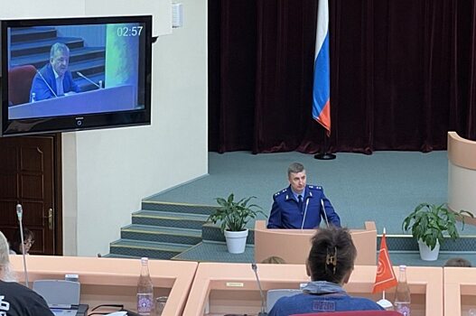 Губернатор получил право увольнять саратовских чиновников за незаконные акты