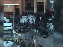 Толпа подростков избила двух мужчин в Лесном городке