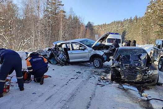 Девять человек пострадали в лобовом ДТП в Башкирии