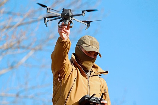 В зоне СВО испытали комплекс борьбы с FPV-дронами "Тетраэдр"