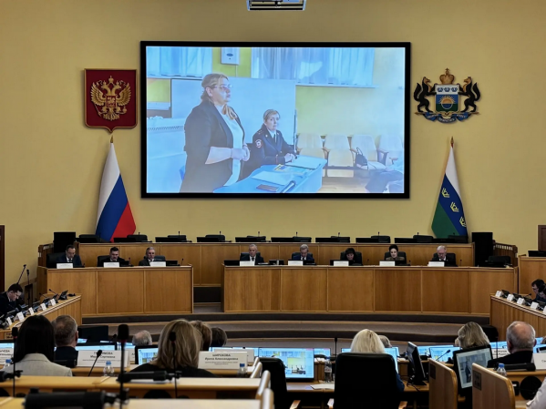 Полиция массово ловит дропперов и курьеров мошенников в Тюмени: «Против нас развязана война»