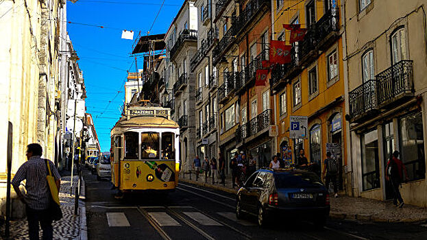 В Португалии туристов будут штрафовать за окурки