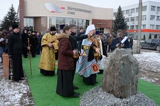 На территории ОЭМК заложен храм-часовня