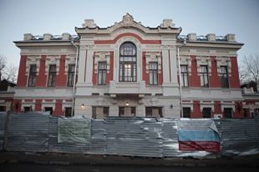 Полицейские побывали на открытии нового сезона в псковском драмтеатре