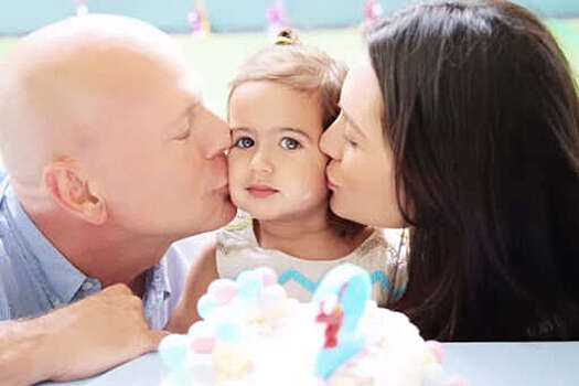 Жена актера Брюса Уиллиса Эмма Хеминг пожаловалась на трудности во время праздников