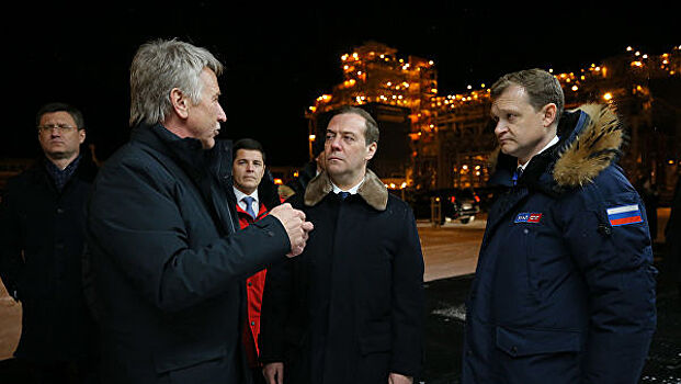 Медведев призвал не забывать про экологию при реализации проектов в Арктике
