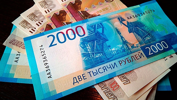 Финансист рассказала, как заработать на растущем рубле