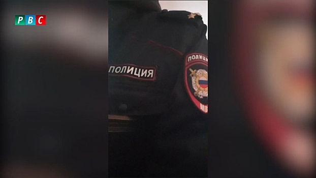 Чиновники попытались попасть в квартиру семьи. Разбор случая