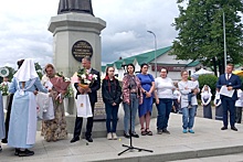 В Алапаевске прошла благотворительная акция "Белый цветок"