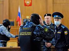 Совфед одобрил закон о праве судебных приставов применять огнестрельное оружие