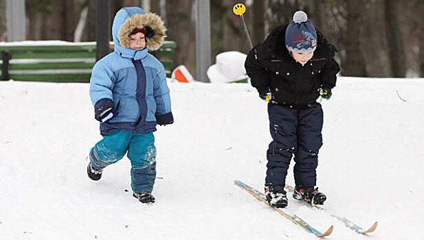 Плюсы сильного снегопада: москвичи встали на лыжи