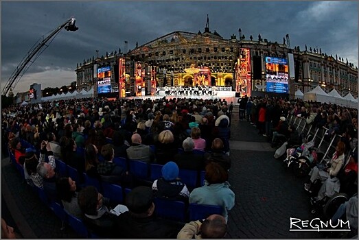 Концерт звёзд мировой оперы подарили Петербургу на День города