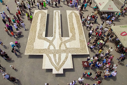 На Украине сделали самый большой в мире бутерброд с салом