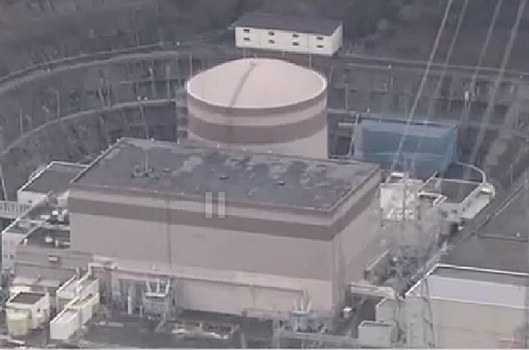 На первом энергоблоке японской АЭС «Цурага» отмечены задымление и искры, власти отслеживают ситуацию