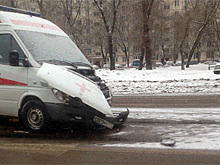 Лобовое столкновение двух машин скорой помощи произошло в Москве