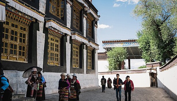 В поисках волшебства: Шигадзе, резиденция Панчен-ламы и китайский рынок