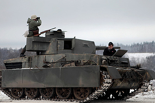 Рвавшиеся к Кронштадту танки со свастикой остановил гаишник