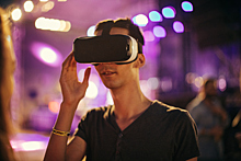 «Связной» тестирует новые магазины с VR-шлемами и зонами для «знакомства с товарами»