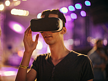 «Связной» тестирует новые магазины с VR-шлемами и зонами для «знакомства с товарами»