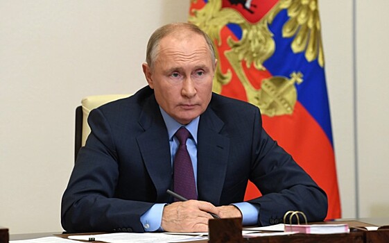Путин ушёл на самоизоляцию из-за случаев COVID-19 в его окружении