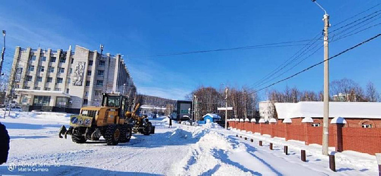 В Тынде пенсионерка попала под грейдер, убирающий снег